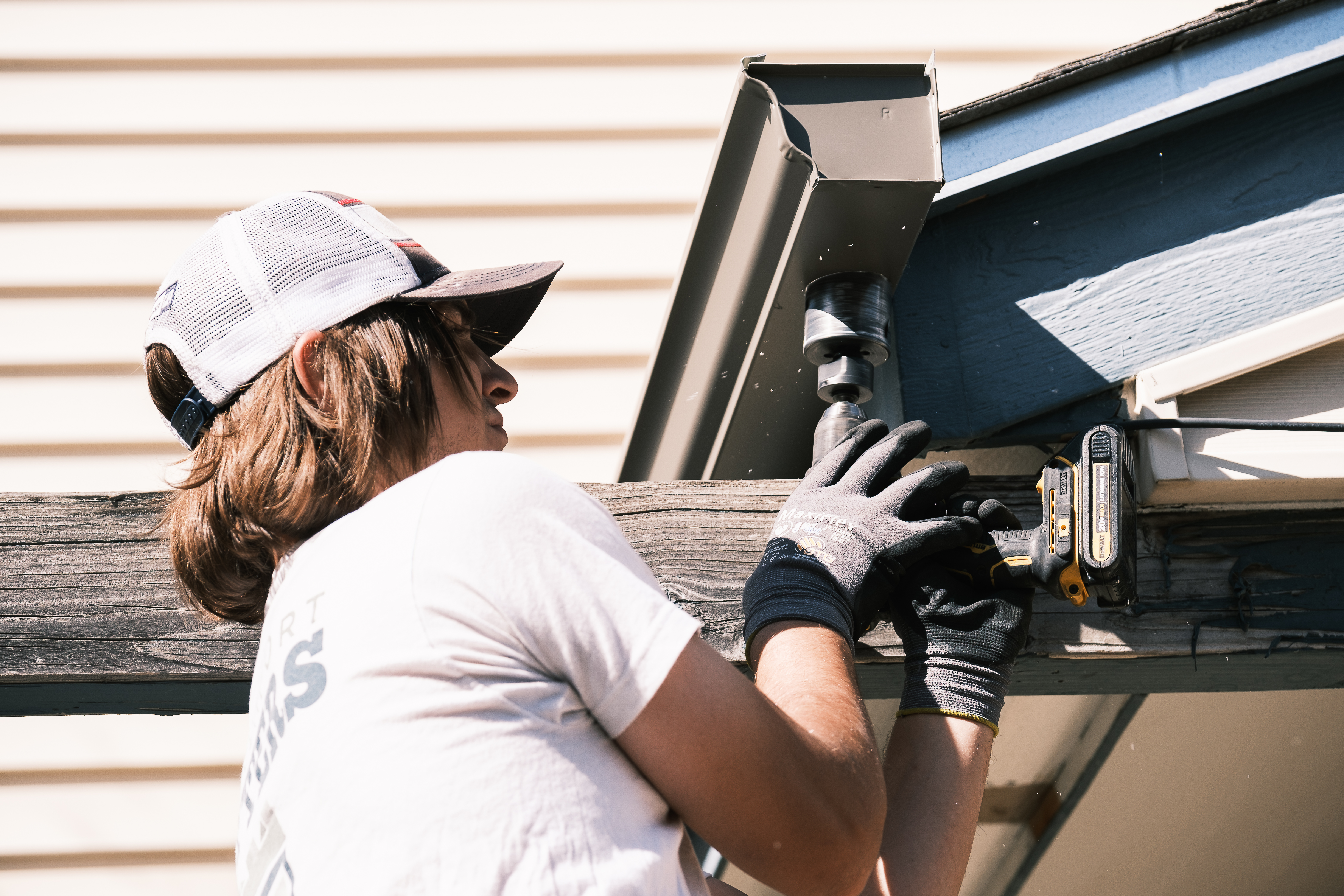 Seamless gutter installation on a Treasure Valley home